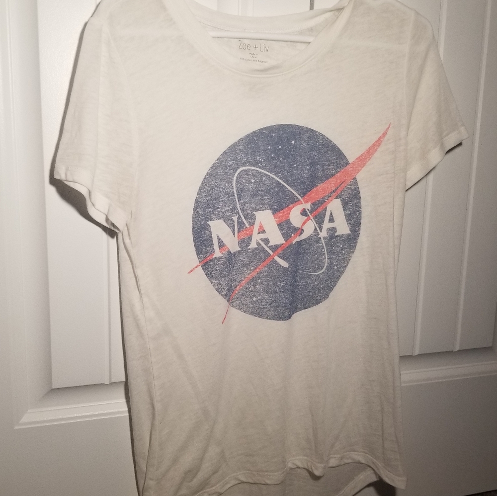 Zoe + Liv Medium Nasa T-shirt